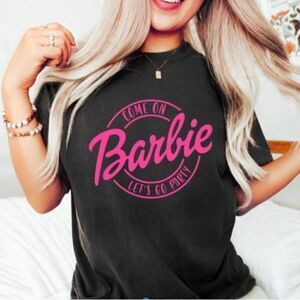 UNBRANDED BARBIE - NWT - L Sz M Tee. Black/Pink Graphic Barbie Short Sleeve Tee